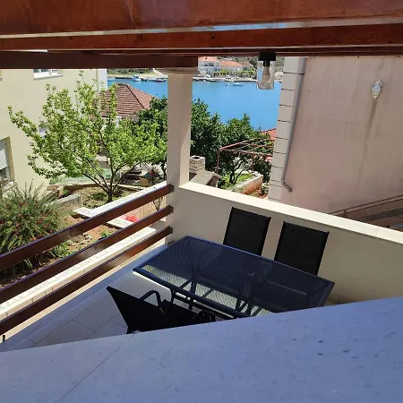 Relax - 50 M From Sea Lumbarda